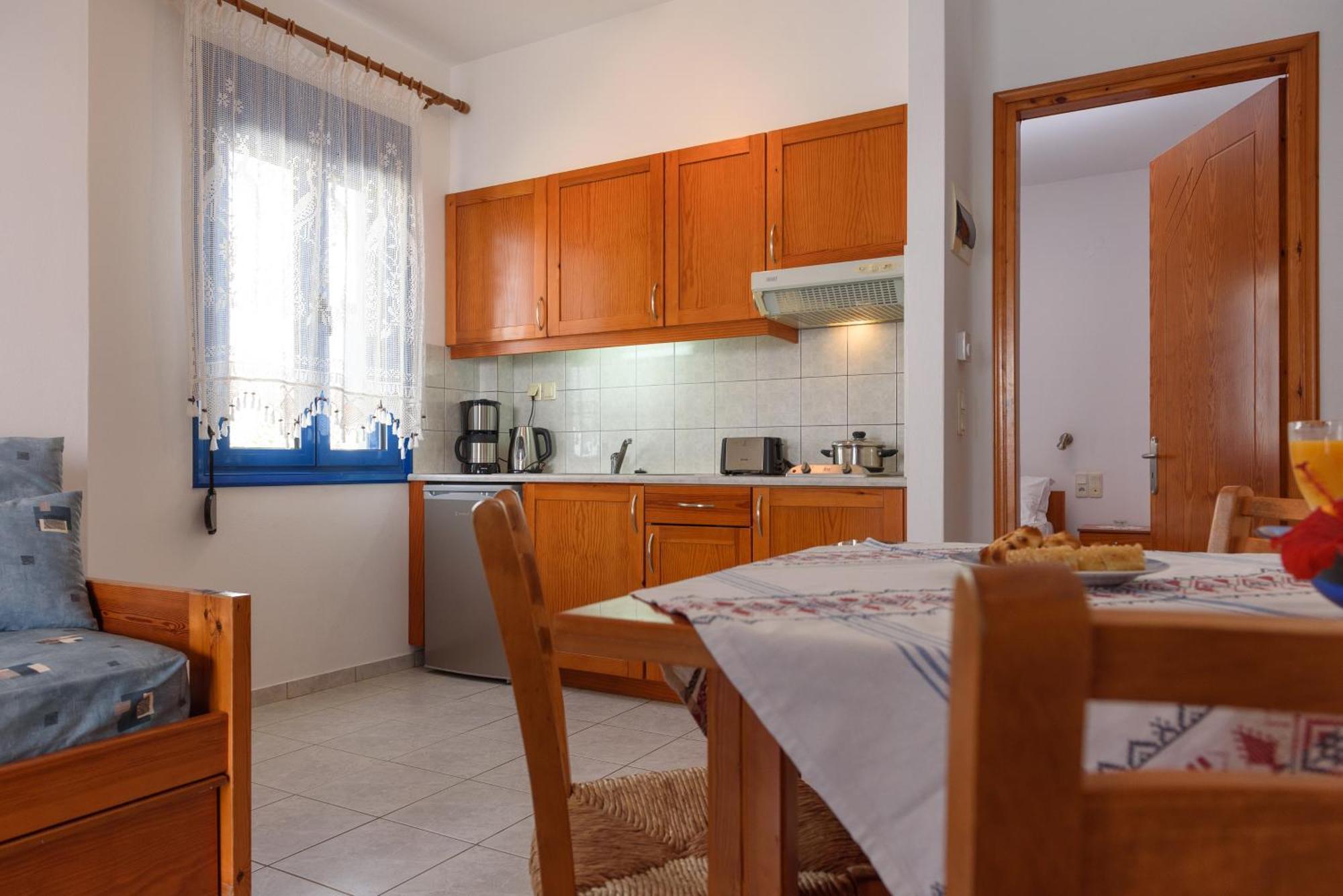 Finikas Studios & Apartments - Kalamaki Holidays Eksteriør billede